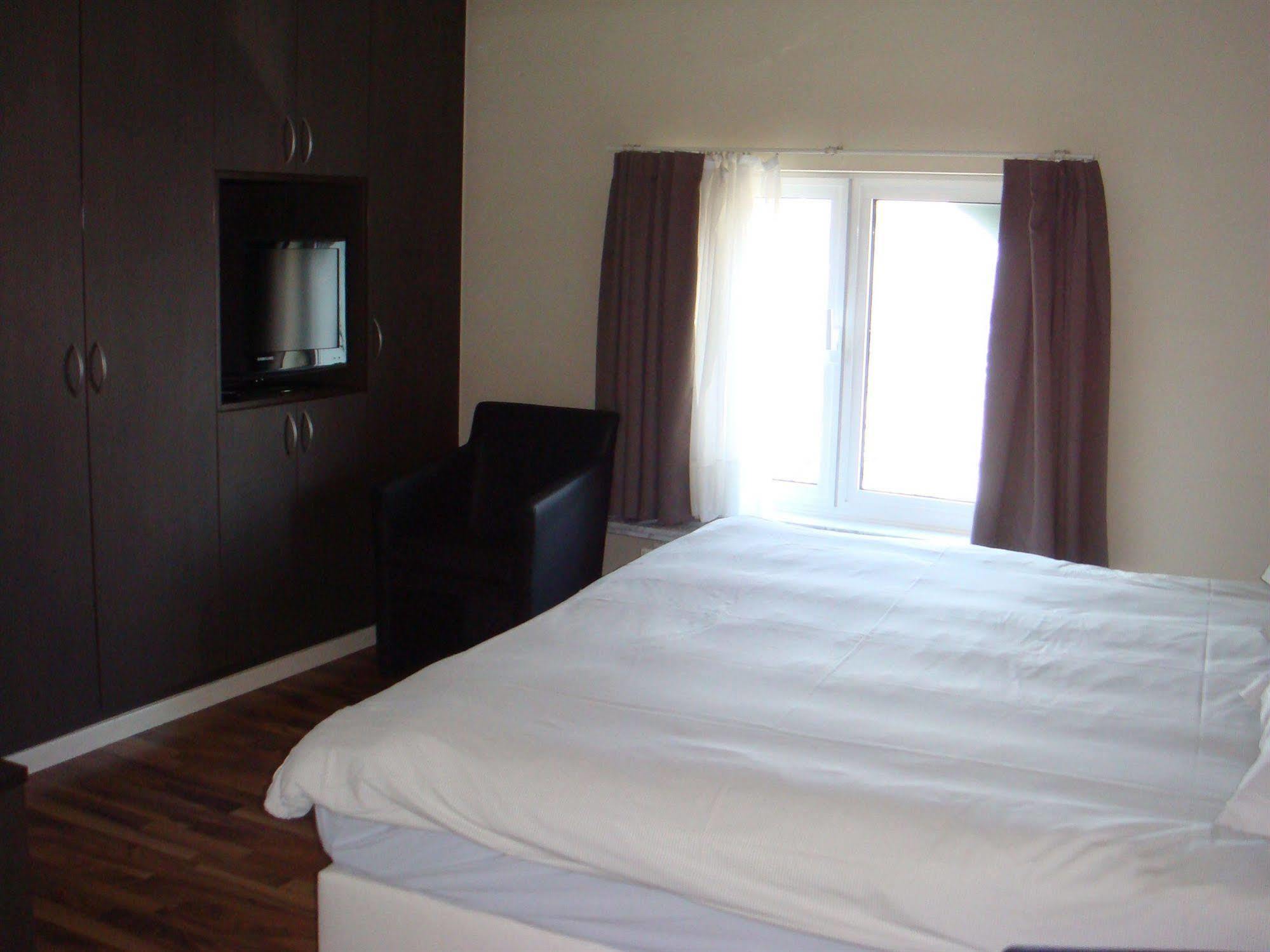 Hotel Lace