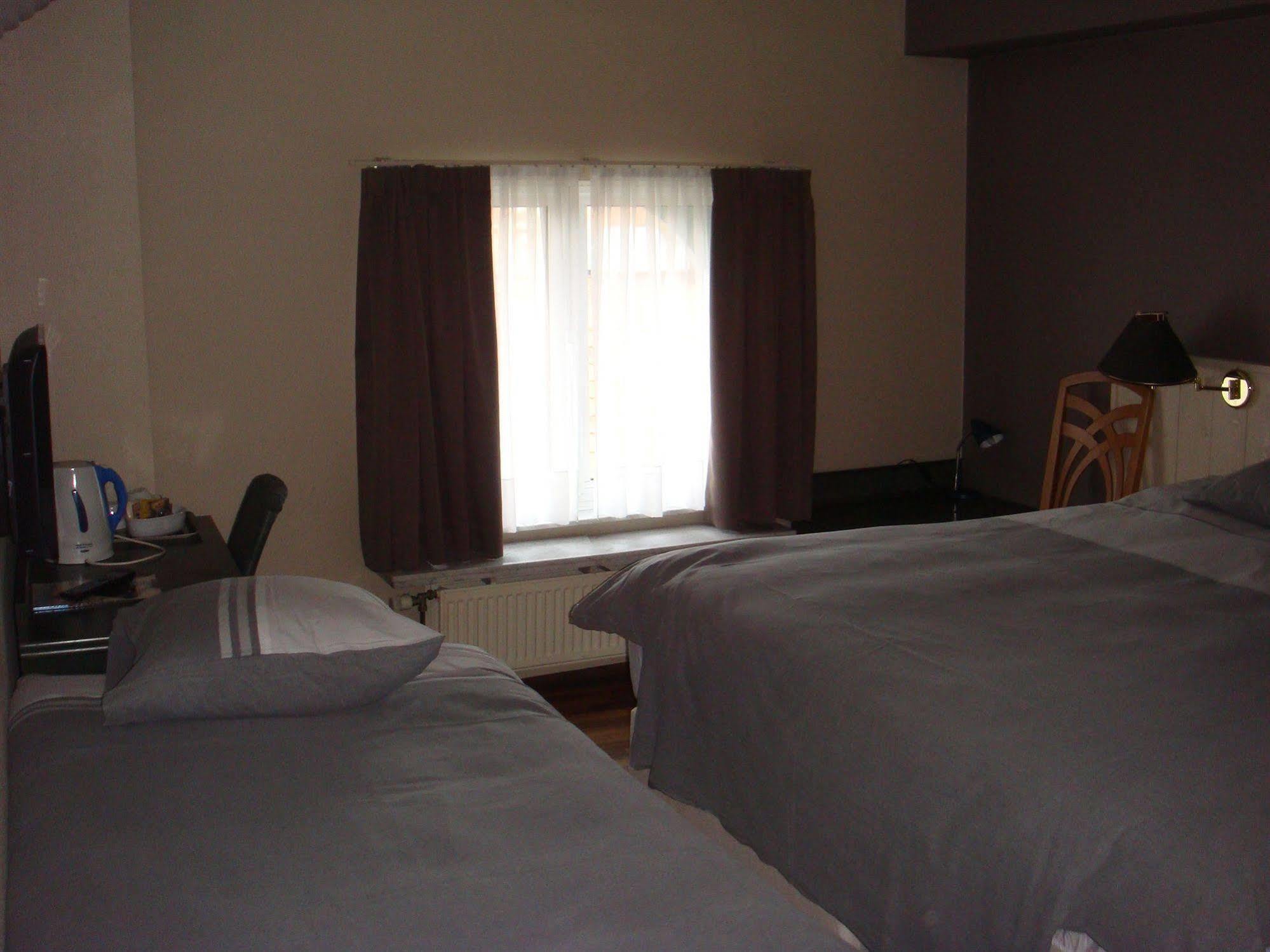 Hotel Lace