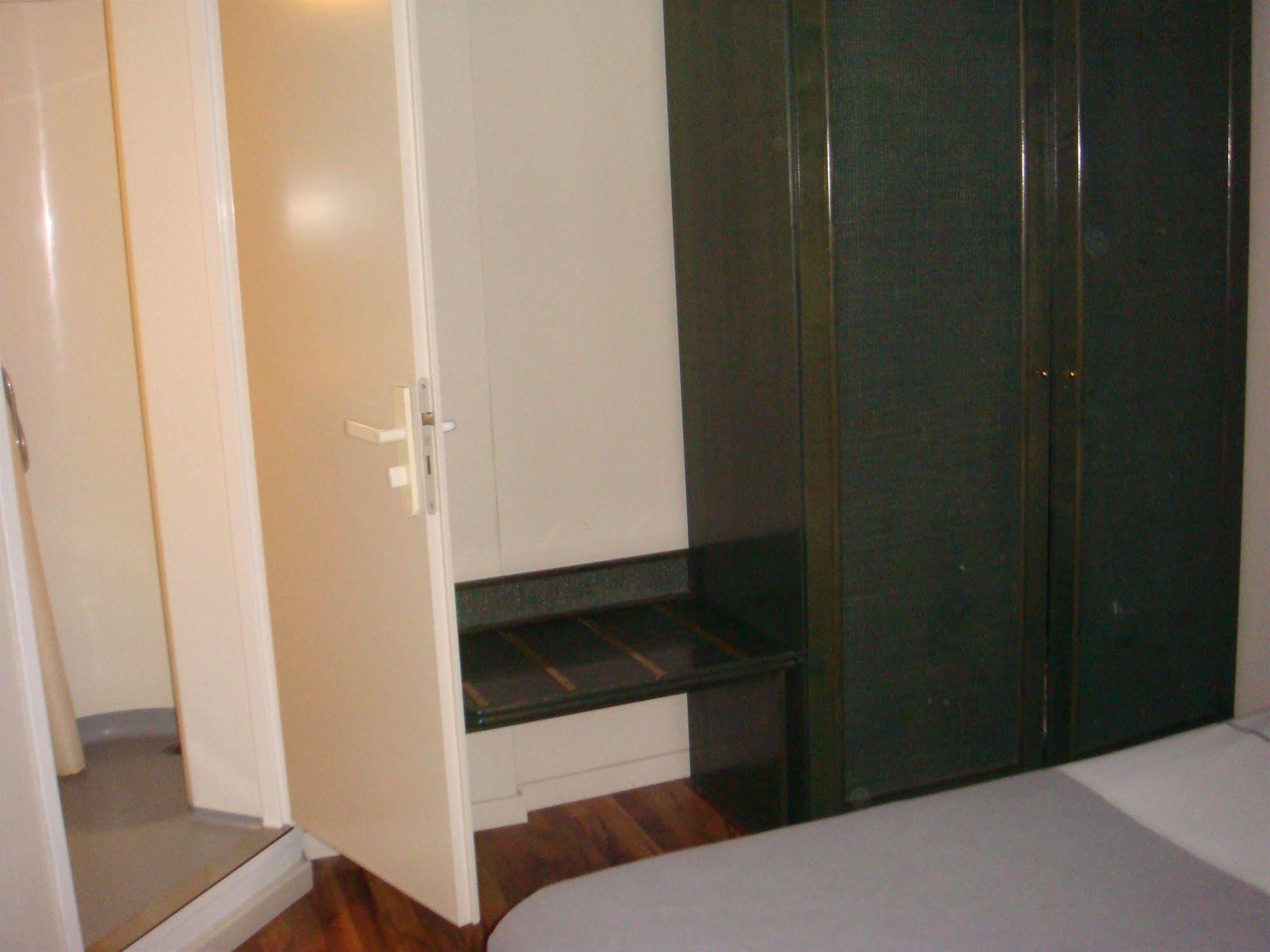 Lace 3* Brugge